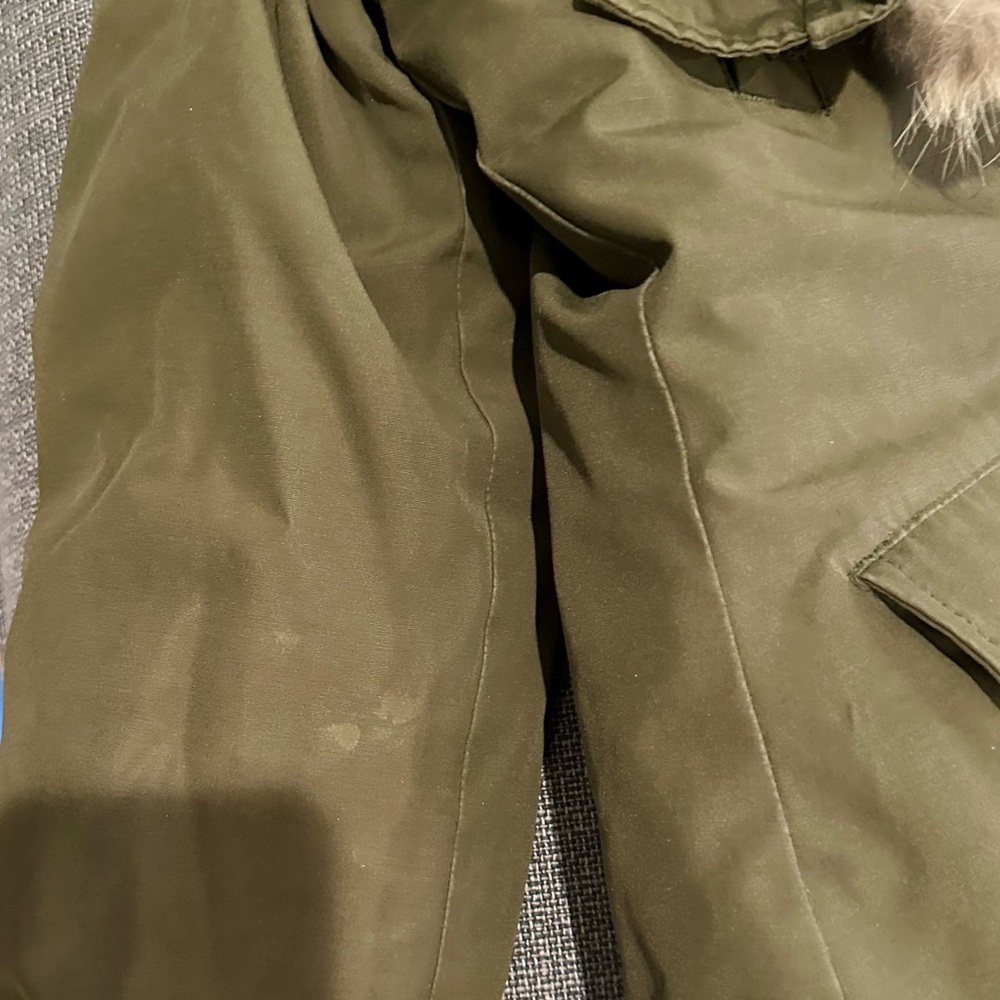 COPY - Canada Goose Montebello Thermal 625-Fill Power White Duck Down Filled Fu… - Picture 8 of 11